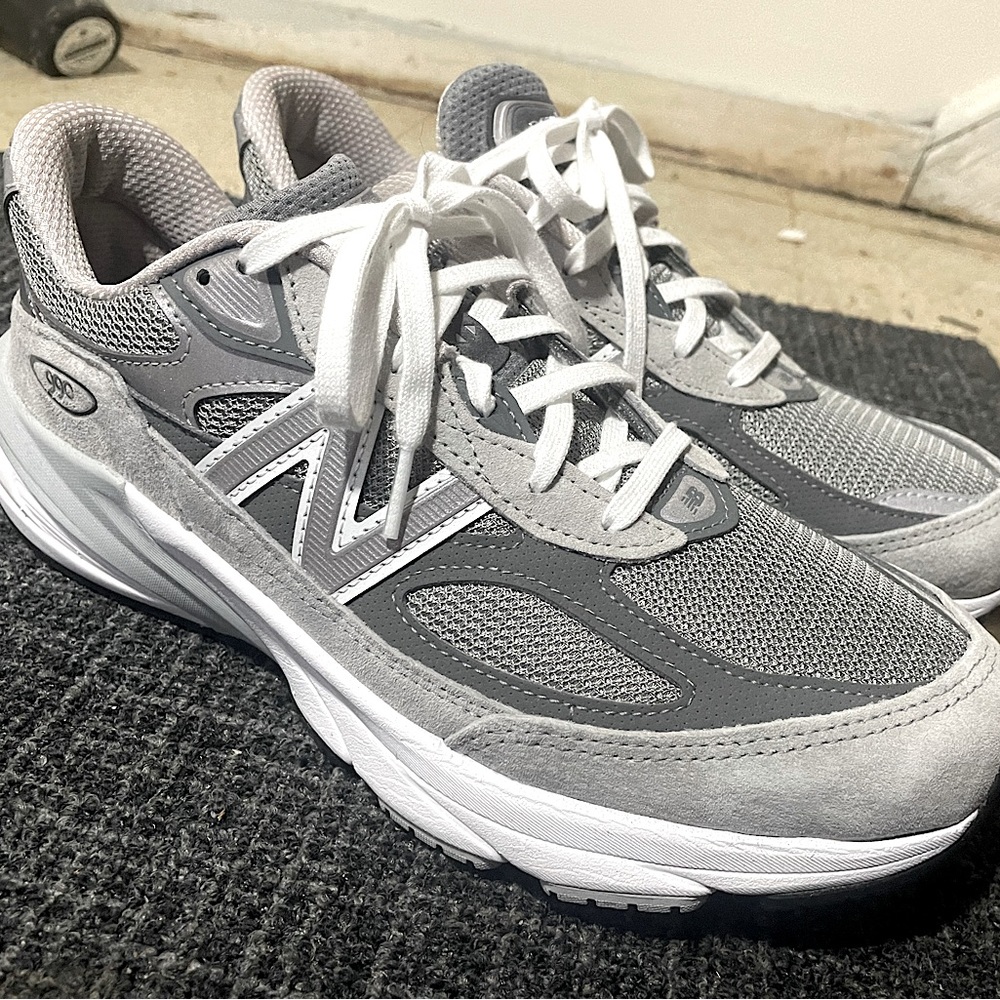 New Balance Men’s 990v6